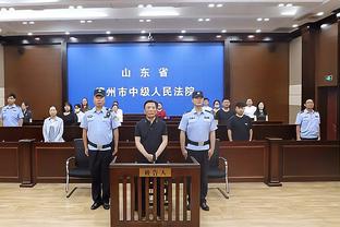 本轮非洲区预选赛有球迷试图攻击萨拉赫，军警介入保护萨拉赫离场